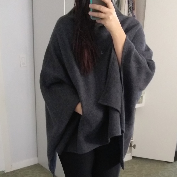 Herman geist Sweaters - 🌿WOOL PONCHO🌿